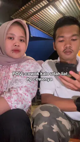 Kalo gamau lihat isi hp cewe lagi 🙏 #couplecomedy #couplestiktok #couple #lucu #fadildila 