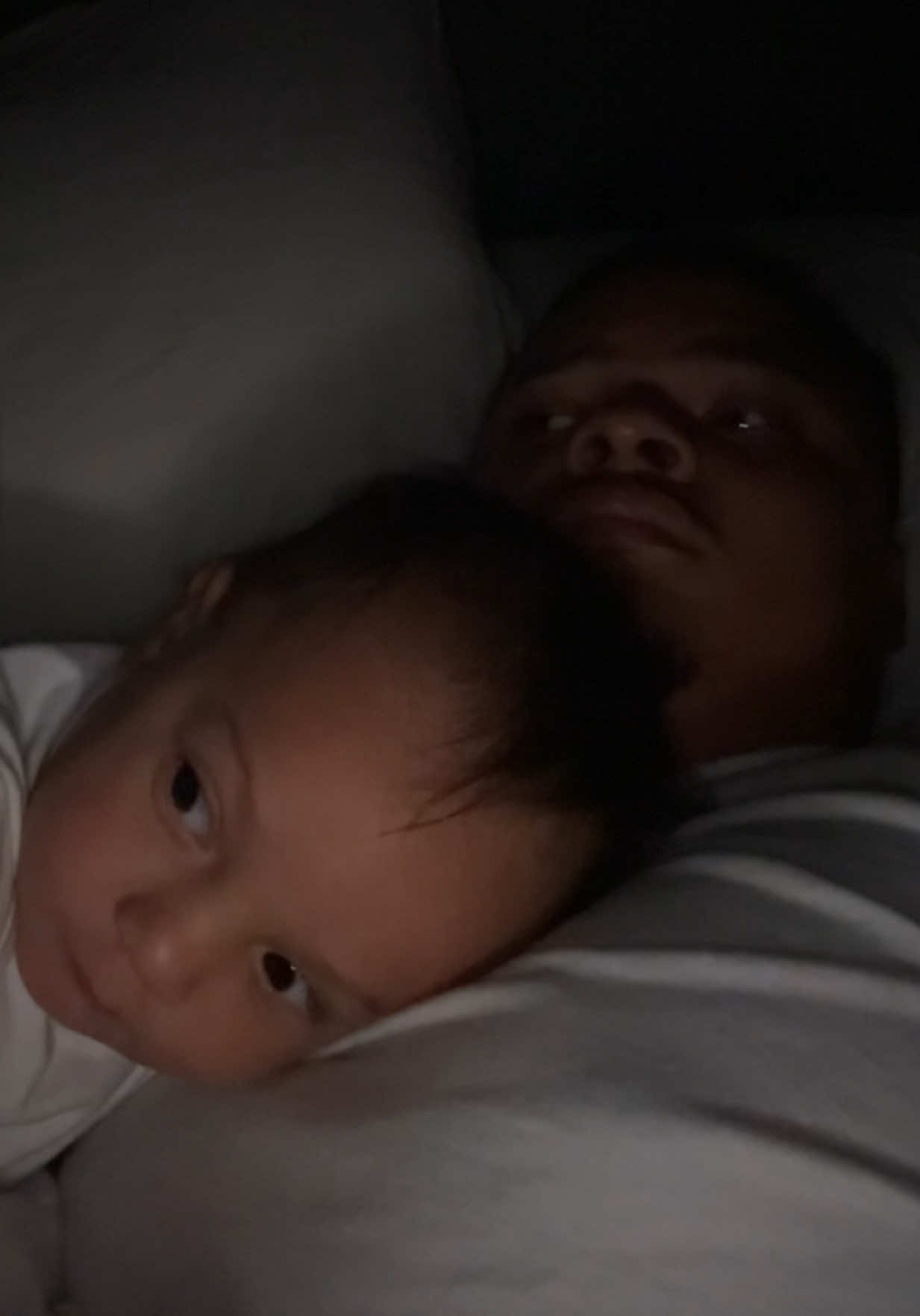 Nah she was going in 😭😂😂😂 #zaza #larobenz #lilversachi #babies 