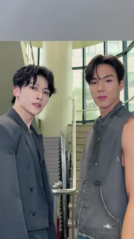 #NtheFront with @ZEROBASEONE #석매튜 👊 #SHOWNU #MONSTAX #THEX