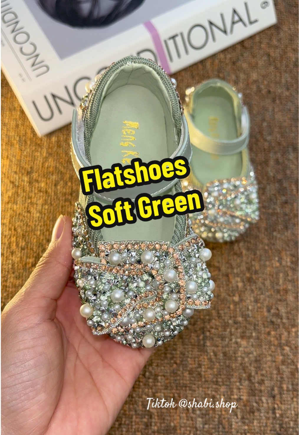 Cakep Mewah Parah siih ini flatshoes #flatshoes #sepatu #sepatuanakperempuan #promoguncang99 #sepatupesta 