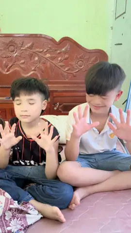 ដឹងក្មេងមួយណាខូចហើយ🤣🙂 _______________________ #ឡេmissអ៊ុកប្រាក់ 