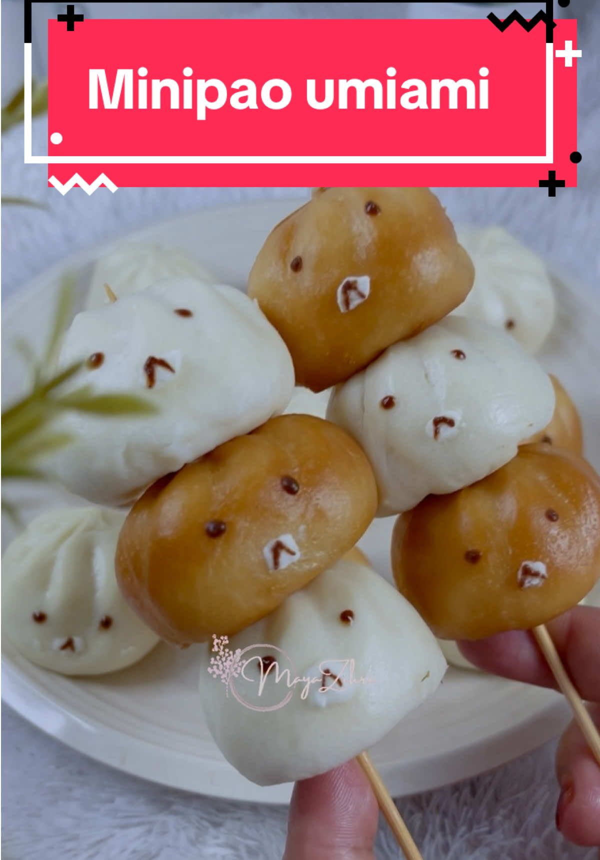 Cemilan se enak ini masa gak ada yang mau ?? Anak anak dan suami dirumah pasti pada doyan 😍 Selain rasa nya yg enak, bentuk nya yang lucu dan imut cocok untuk tambahan bekal sehari hari . Yuuuk nyetok minipao @umiamiofficial yang banyak untuk cemilan dirumah !! 1 bungkus isi 30 harga nya super terjangkau 👏🏻👏🏻 Ada 4 varian rasa strawberry , cokelat , ayam dan daging sapi  Minipao umiami bisa kalian dapatkan di minimarket atau toko toko frozen terdekat yaaa .. Cobain yuuuk 🫶🏻🫶🏻 @umiamiofficial  