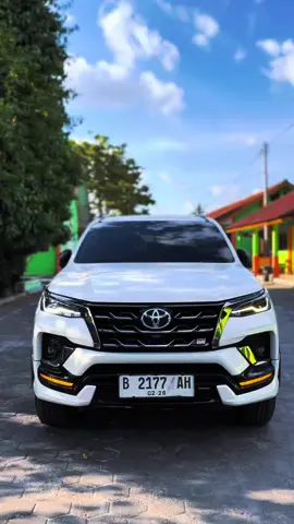 FORTUNER GR 2.8 2023 KM LOW 15RB GAS YUK PAKBOS😍  #fortuner #toyota #jogja #fortunergrsport #jogja24jam 