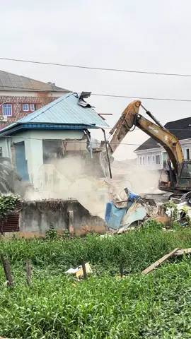 Let the poor breathe. On going demolition of Oworonshoki community.