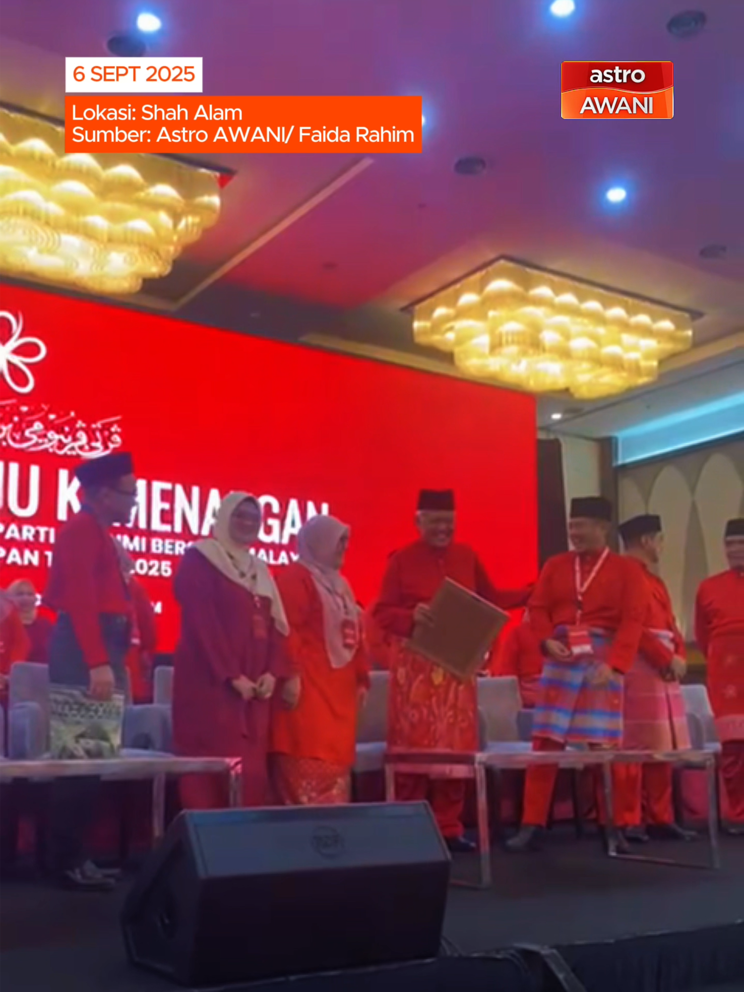 Perikatan Nasional (PN) yakin mampu menawan semula tampuk kuasa di Putrajaya pada Pilihan Raya Umum ke-16 (PRU16) akan datang. Timbalan Presiden Parti Pribumi Bersatu Malaysia (Bersatu), Datuk Seri Hamzah Zainudin berkata, PN sudah membuktikan keupayaan dalam pentadbiran negara sebelum ini. Beliau berkata demikian ketika berucap merasmikan Perhimpunan Agung Tahunan Sayap-Sayap Bersatu 2025 di Pusat Konvensyen Ideal (IDCC), Shah Alam pada Sabtu. #AWANInews