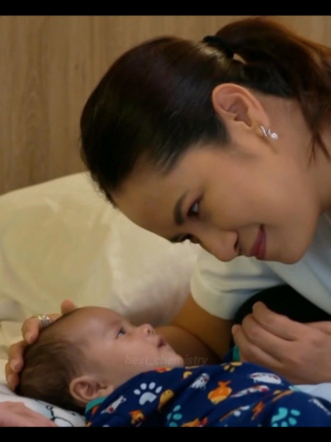 Cucu tercinta nya oma Pertiwi, Angga Maheswara Pradipta 👶 Seneng liat bonding nya baby angga sama oma tiwi 💞 Jangan dlu gede please 🥺 #jonasrivanno #haicovanderveken #sarinila #mencintaimusekalilagi #rcti 