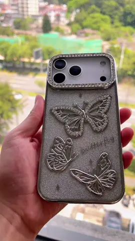 So beautiful #blingbling #sparkly #iphone17promaxcase #iphone17procase #iphone17aircase #iphone17case #iphonecase #GetReadyforFashionWeek TIK-11 -#TikTokShopRestock