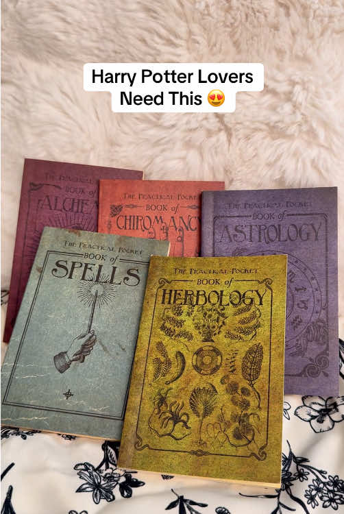 I'm obsessed with these! Theyre so beautiful! #harrypotter #magicbook #harrypotterfan #magicschool #wizardingworld #harrypotterfans #tiktokmademebuyit #spotlightfinds #globalpick #fyp 