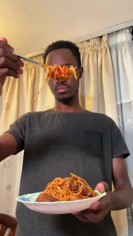Désolé mais j'aime pas rognon 🙅‍♂️ #cuisineivoirienne🇨🇮🇨🇮🇨🇮 #spaguetti #kiosk #diallo