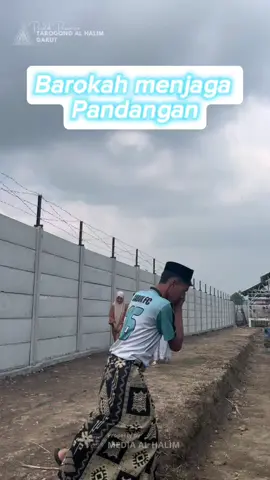 Barokah menjaga pandangan dari yang bukan mahramnya#fyp #pondokpesantrenalhalim #baladajenganmaki #santri #pesantren 