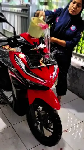alhamdulillah yg di impikan terwujud juga#sering sholawatin vidio orang tentang motor baru akhirnya giliran sy#vario125cbs#honda#fyp