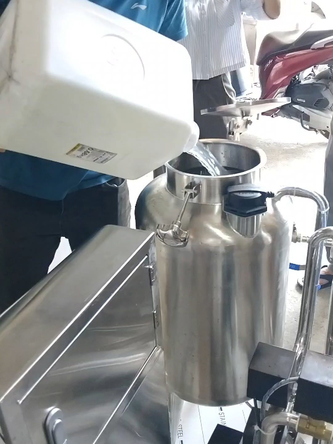 TRẢI NGHIỆM THỰC TẾ: KHÁCH HÀNG TỪ VĨNH PHÚC ĐẾN TEST RƯỢU TẠI MACHINEX VIỆT NAM 😍😍😍 #machinexvn #maylockiemlaohoaruou #testruou