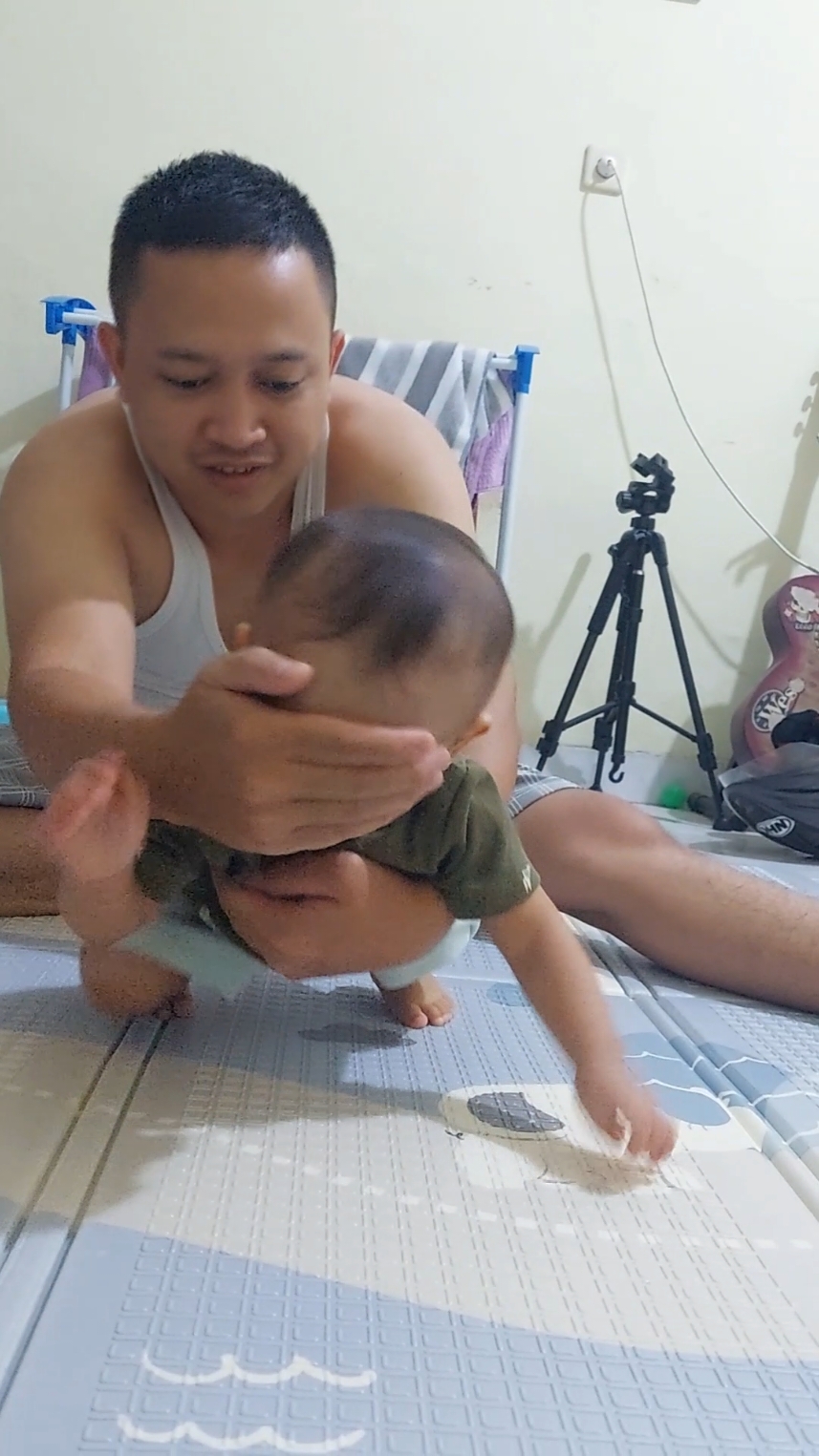 bapaknya aja sampe sulit mengendalikan🤣🤣.ini kalo dilepas takutnya nyampe ke mekah🤣. #masyaallahtabarakkallah #fyp 