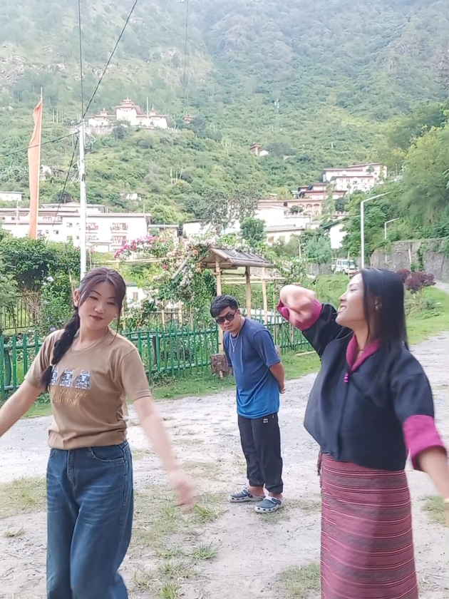 marshi dance ta Nan ga@🌸Kenwang🌸 and our background@👹trongsap👺 #❤️‍ #fypシ゚viral #0324mytest #1000k #friendship @TsAgAy😍 @YethRo 111 @🥀Sony🥀 @Miss_anchor🖤 @Gyeltshen @C2 @Tashi Dema 