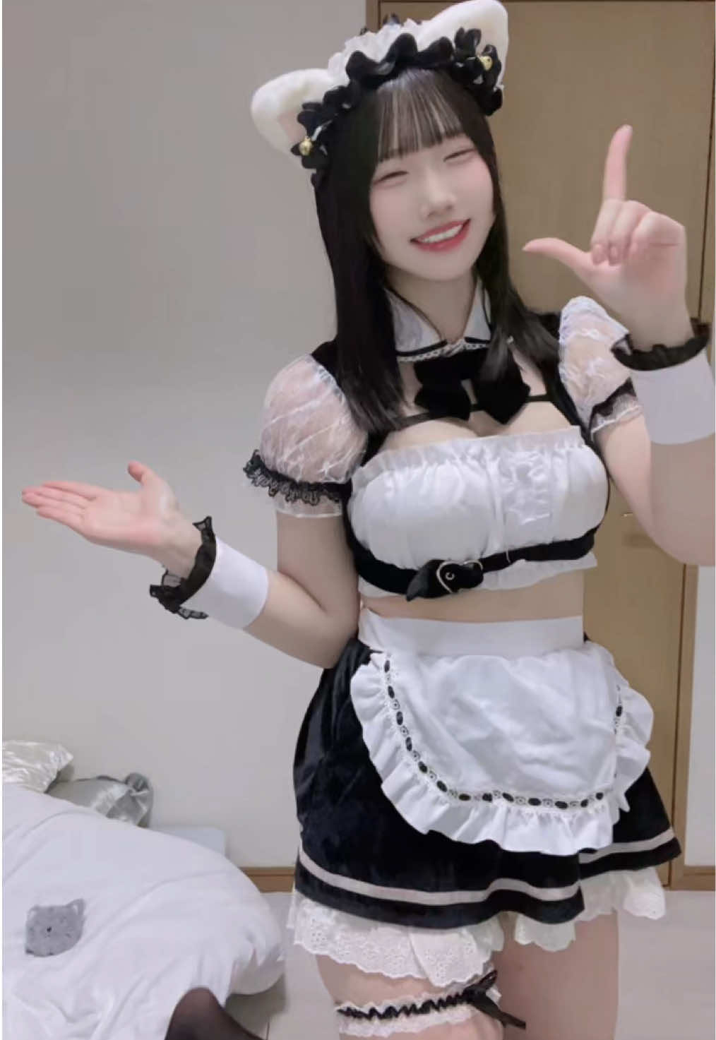 推してくれる？ᐡ⸝⸝> ·̫ <⸝⸝ᐡ♥︎#メイド服 #cosplay #fyp #fypシ゚ 