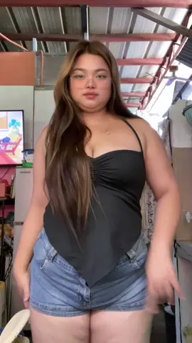 This bandana top and denim shorts! Muah!😘 #denimshort #plussizefashion #tiktokshopstyleitgirl #OOTD #outfitideas 