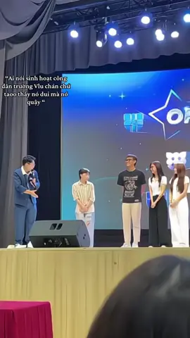 Xin in4 bà áo vàng sọc trắnggg nha cả nhà mình #utcung #vlu #vanlanguniversity #fyp #trend 