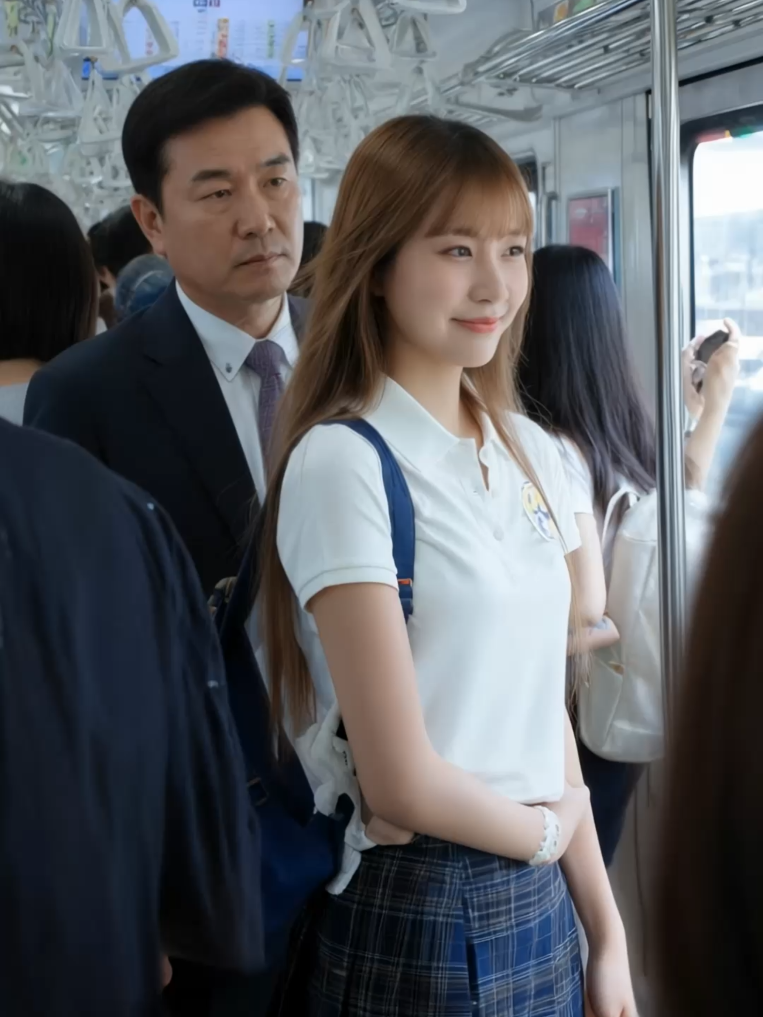 満員電車〜ポロシャツが似合いすぎるギャル #rushhourjapan #ai美少女