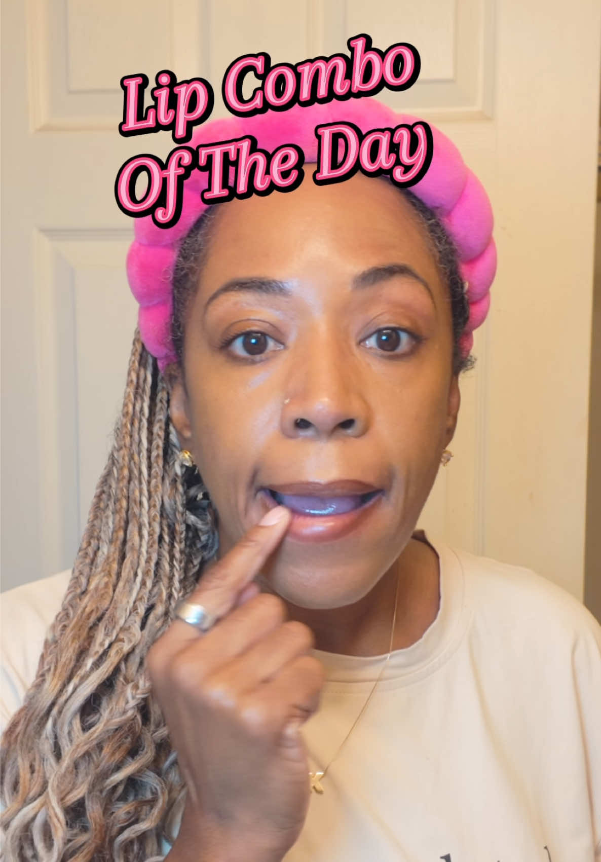 Got so many compliments on my new matte color from @maccosmetics                      Gorgeous color and love that it doesnt dry my lips out!             Lipstick:  Keep Dreaming with Cork as the lipliner  #maclipstick #lipcombo #makeup #mattelipstick #beautyenthusiast 