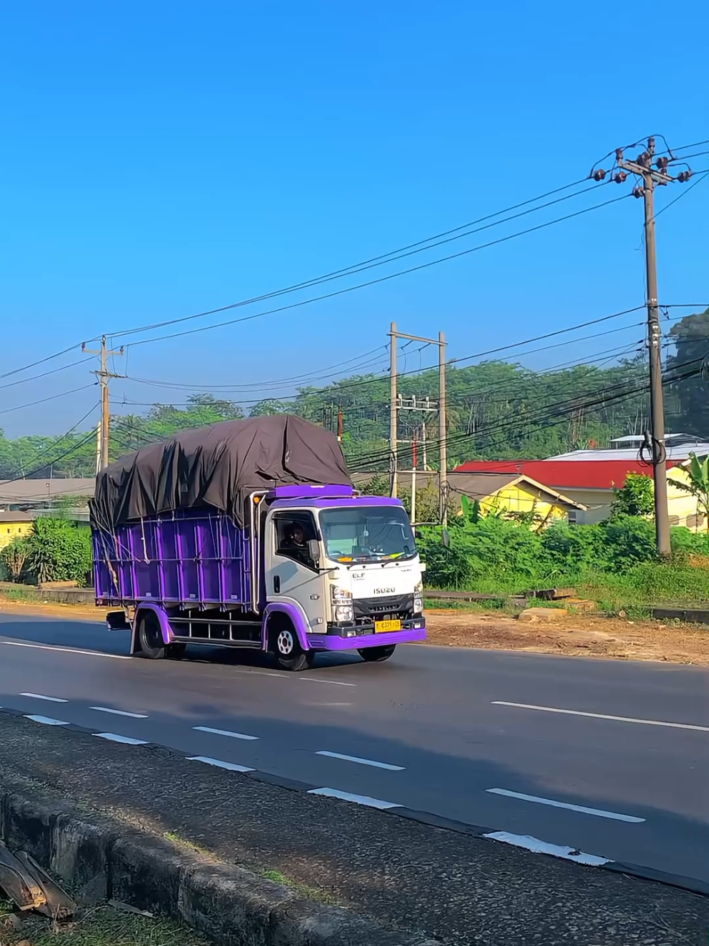 #storytruck #trukmaniaindonesia #trukmodifikasi #fyp #foryoupage 