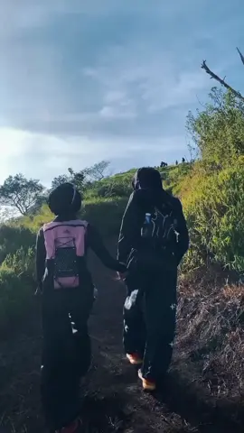 🫂❤️‍🩹#trend #mountaindate⛰️🤍 #fyp #kesayanganku 