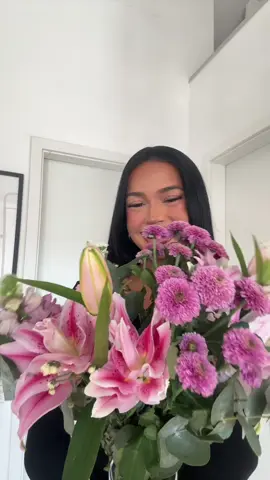Woke up to this in the mail 💐🩷 