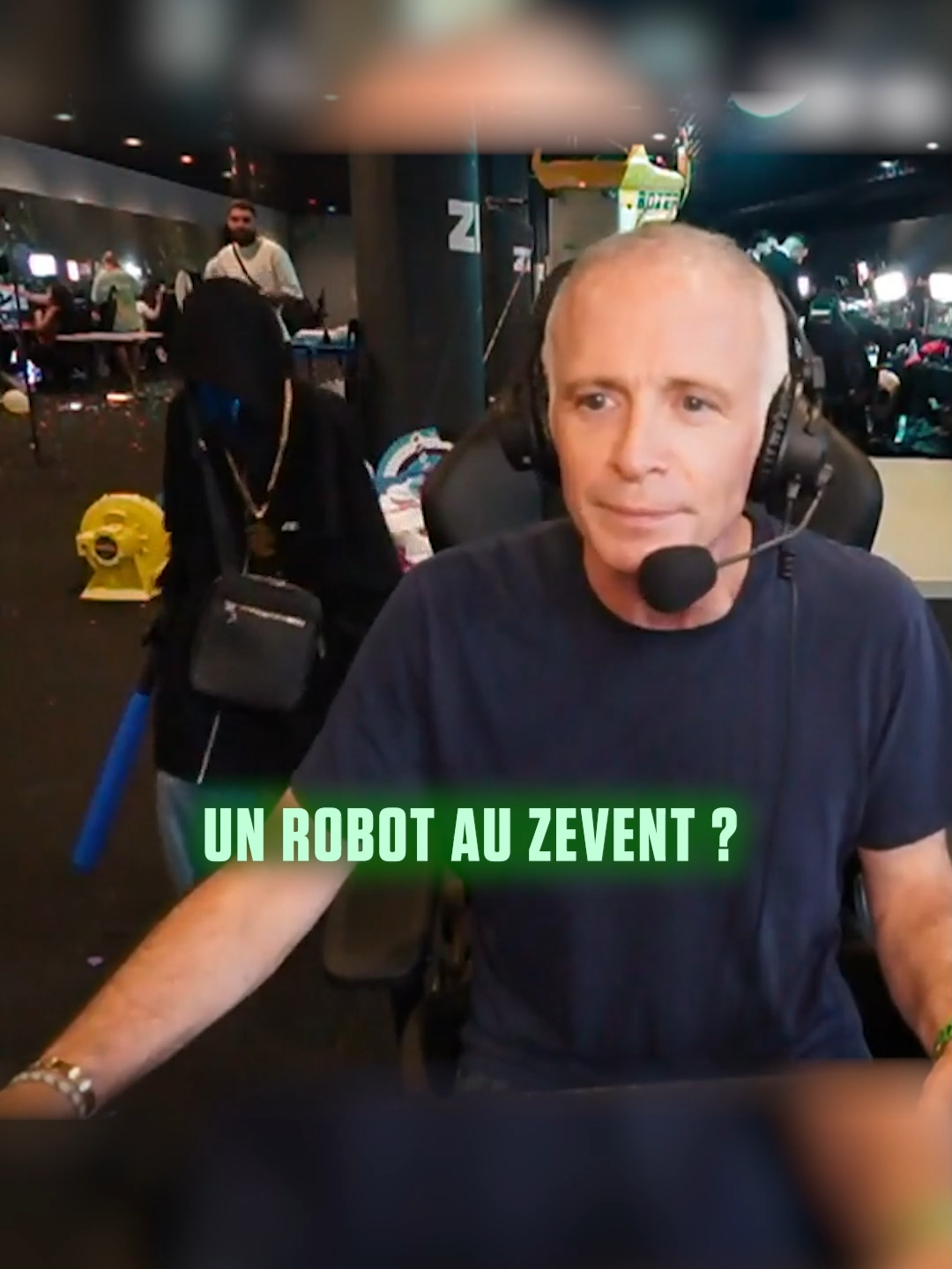 Un robot me surprend pendant le Zevent #technology #robots #techtok #samueletienne #zevent2025