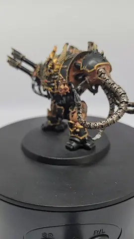 #warhammercommunity #chaosspacemarines40k #hellbrute40k #blacklegion40k #paintingminiatures 