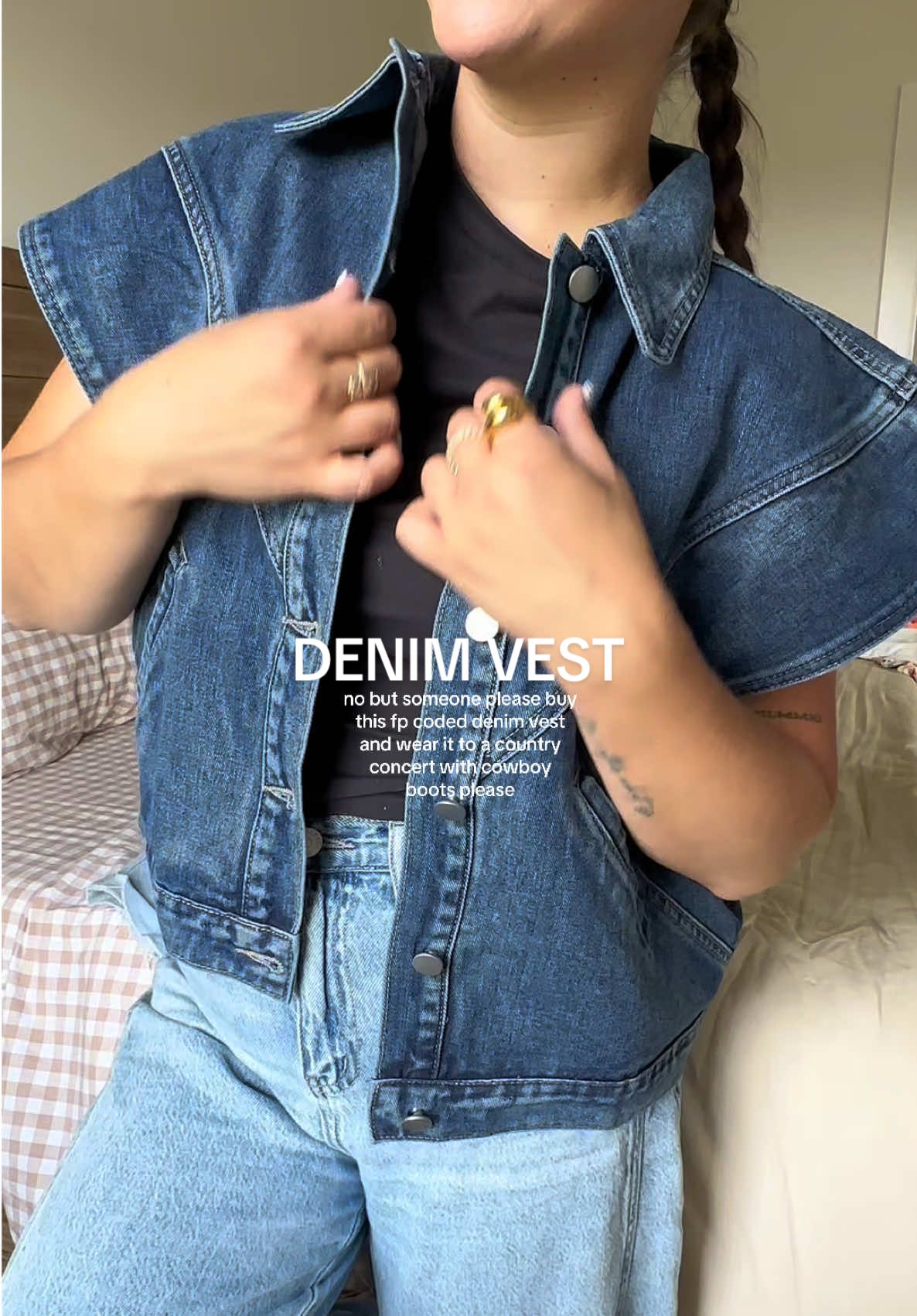 or just take me to a country concert pls  #vest #denimvest #denim #vestoutfit #fallfashion 