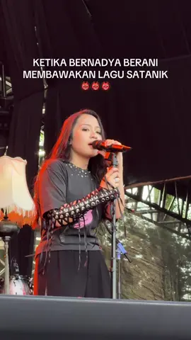 Matahari Tenggelam — BERNADYA at @Pestapora #fyp #bernadya #hindia #matahritenggelam #pestapora @Bernadya @Hindia @bersenadya 