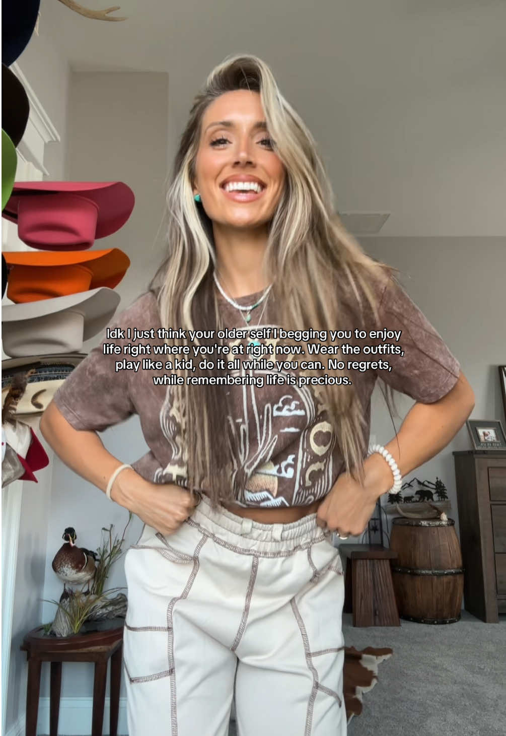 It's alright to be little bitty but enjoy life while you're at it! Also these barrel sweat pants are sooo good!! #countrymusic #fallfashion #fyp 