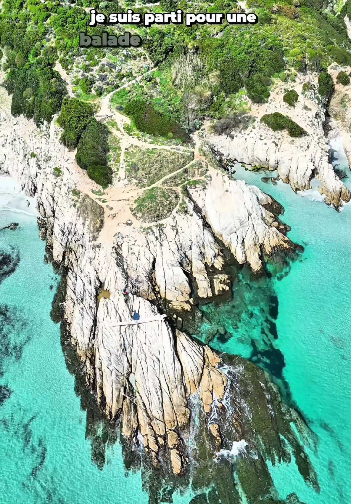 La plus belle balade / plage du Sud ? 🏝️ C’est à côté de Saint Tropez que j’ai découvert ce sublime spot sauvage 😎 Commentes: « balade Côte d’Azur » si t’as lu jusqu’ici 😉 #fierdusud  #suddelafrance #france #cotedazur #sainttropez #southoffrance #frenchriviera  #CapCut 