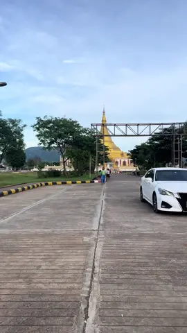 #chennn #crwon 2စီးအပြိုင်လှနေတာ😍🤍