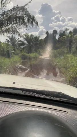 @ig:sukmaa_173 lautan haha #promoseruweekend #fyppppppppppppppppppppppp #sambaspride⚡ #tiktokviral #triton4x4club 