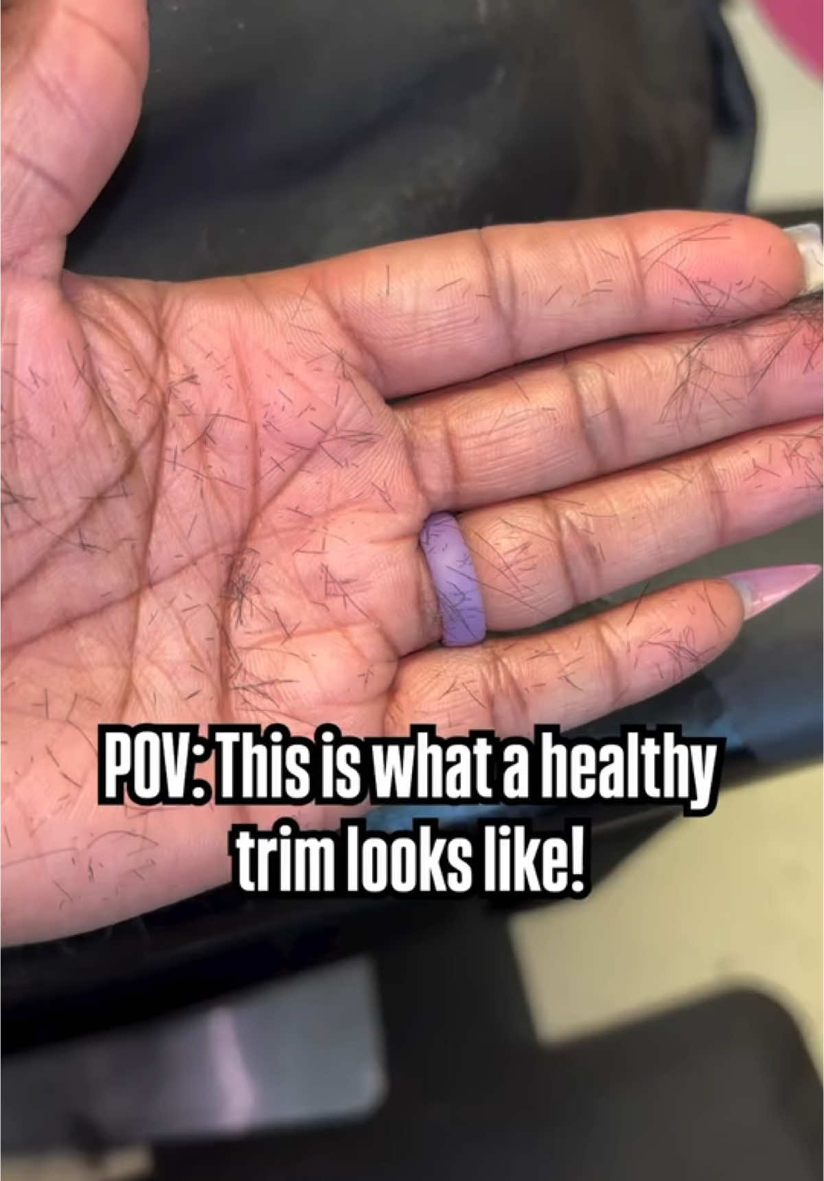 A healthy trim should look exactly like this!! If it does, you are retaining length and you are doing a good job with your hair routine! 🥰