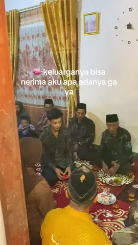 masyaallah🥰🤲entah amalan apa yang di langitkan orang tua ku, hingga aku mendapatkan laki laki yang keluarganya pun menyayangiku sama seperti keluarga kandungku🥺🥰 #fyp #foryou #enggagement #masukberandafyp #lamaran 