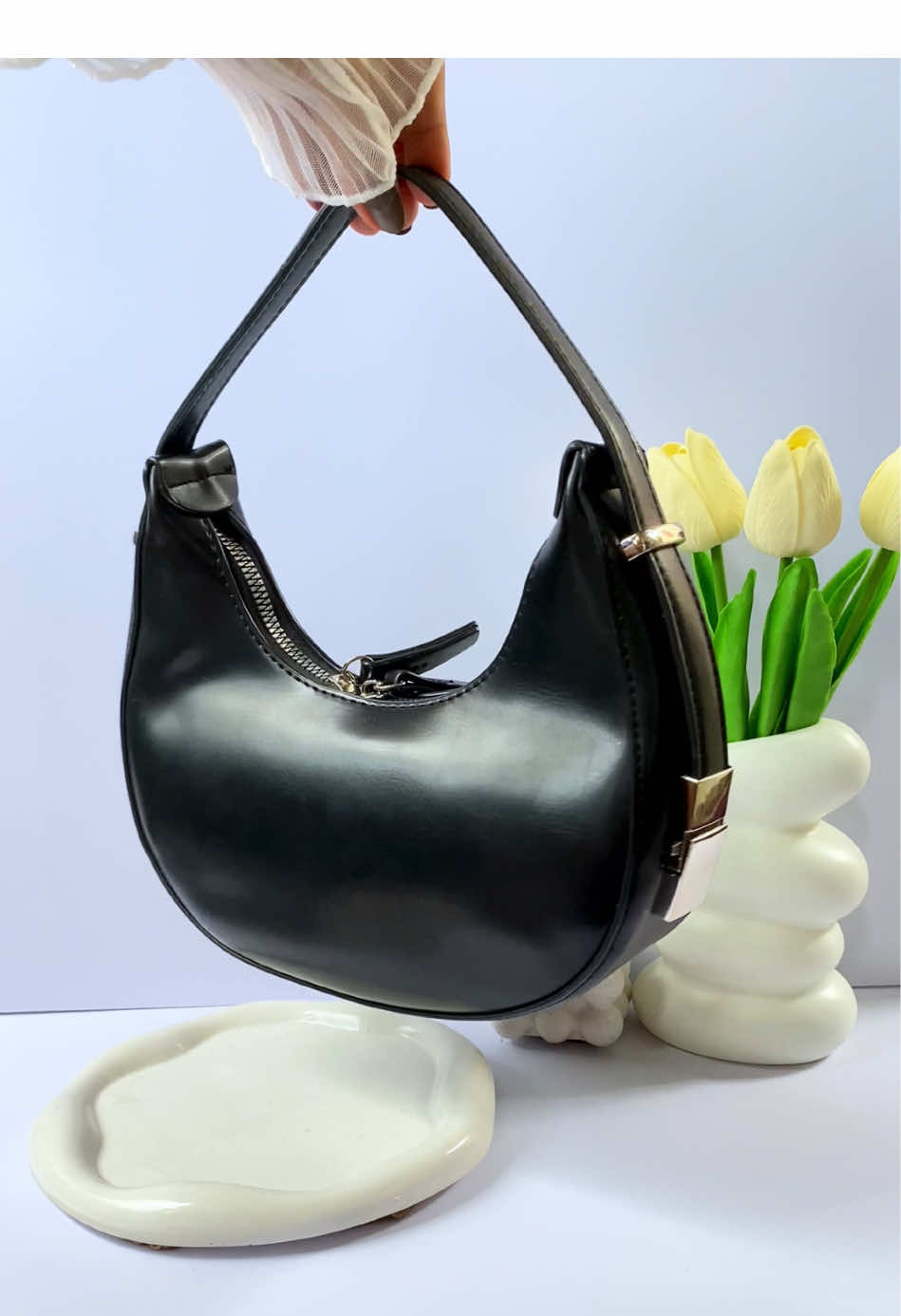 super inlove with this hand bag! 😫🖤 #handbag #bag #trendybag #kilibag #bagrecommendation 