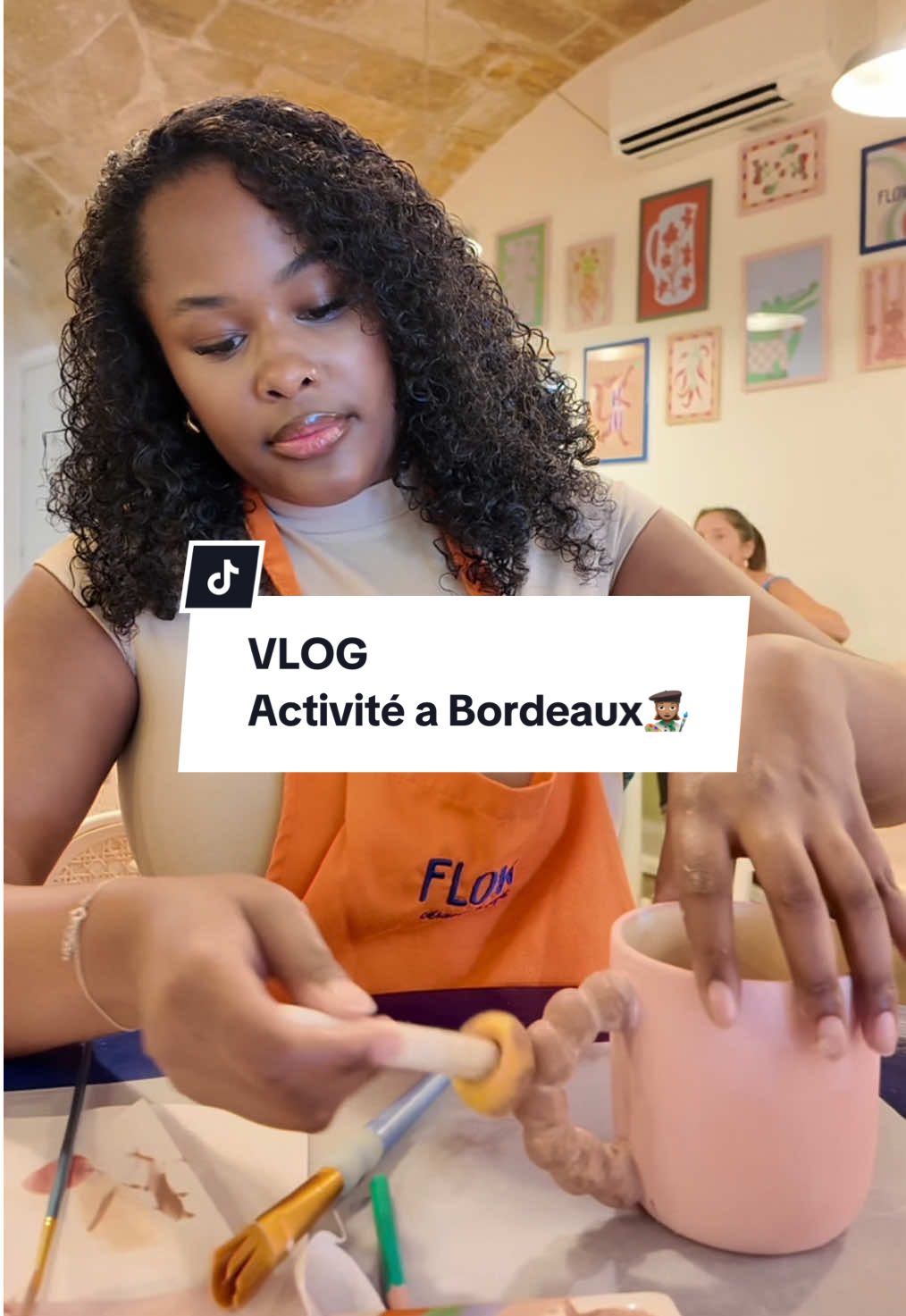 Une journée avec moi à Bordeaux ! @The New Me Bordeaux @flowceramiquecafe  @Benscookies_fr  With @𝐒𝐀𝐇𝐈𝐑𝐀💕 @Ryda Assani  #Vlog #activiteabordeaux #bordeaux #entrefille 