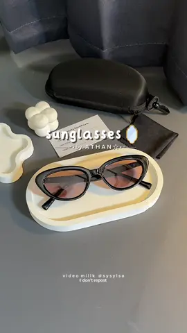 siap tampil kece pakai sunglasses ini😋💗<3 #sunglass #kacamatahitam #kacamatakeren #kacamatakoreanstyle @ATHAN KACAMATA 