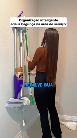 🚪✨ Adeus bagunça na lavanderia! O Suporte de Vassoura e Rodo é prático, resistente e fácil de instalar. ✅ Organização imediata ✅ Economiza espaço ✅ Instalação simples, sem complicação ✅ Mais limpeza e praticidade no dia a dia 👉 Clique no carrinho e garanta já o seu suporte organizador! #SuporteDeVassoura #OrganizacaoDomestica #CasaOrganizada #AreaDeServico 