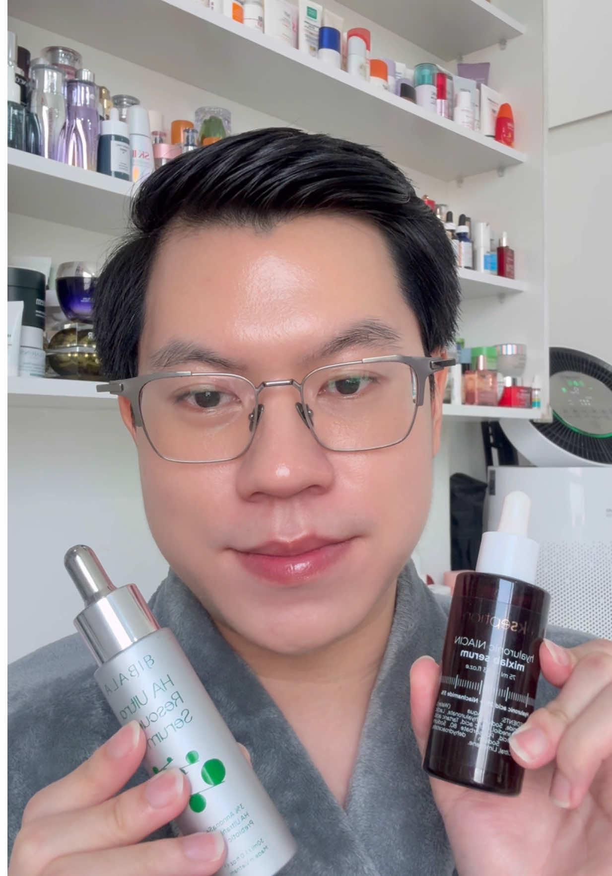 5 nguyên tắc xử lý mụn ẩn bất bại mà mình đã áp dụng suốt 4 năm nay để không phải đi nặn mụn tại spa/clinic!!! Hoàn toàn là trải nghiệm cá nhân, cả nhà tham khảo nha! Các sản phẩm mình nhắc tới trong video:  - Nước tẩy trang của @ACTIDEM VIETNAM và @Cocoon Vietnam  - Dầu tẩy trang Black Oil @shu uemura VN  - Bông tẩy trang vi sợi @Ecobuff Vietnam để áp dụng phương pháp tẩy trang khăn nóng  - Sữa rửa mặt BABE Stop AKN cho da mụn @Babé VN  - Serum Ekseption Kẽm ZnPCA @ekseption.vn_official  - Serum tẩy tbc PHA5% Ekseption - Toner Pad Bio-Spicule @Dr.Melaxin Việt Nam  - Serum HA Ultra Rescue @Bibala Việt Nam, serum Aqua Soothing Ampoule @Real Barrier, serum NMF @MD CARE Vietnam và serum rau má tiền lợi khuẩn @PORÊVES  #skincaredungcach 