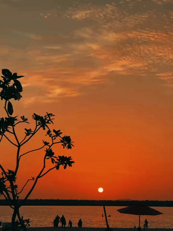 මම නෑ ඔබෙන් මිදිලා! 🫀💗 📸🌕Ruu #sunset #life #fypage #fypviralシ #fyp 