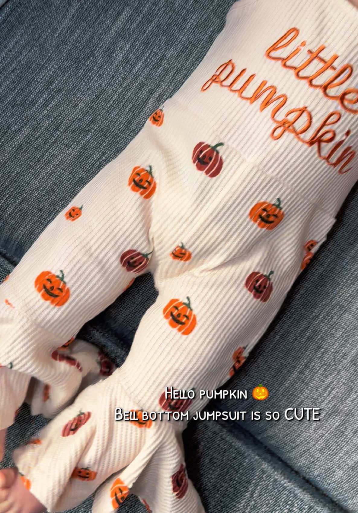 Stopppp!!!  #girlmama #halloween #babygirloutfit #babyhalloween #hellopumpkin 