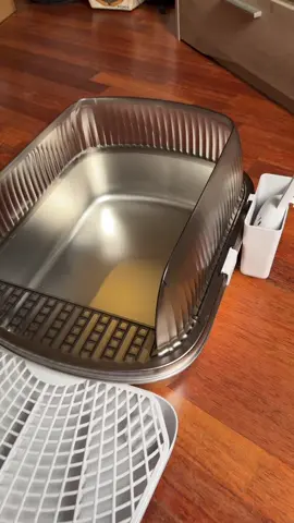 Litière pour chat en inox disponible à l’achat en cliquant Champagne orange en bas à gauche dans la vidéo #LitièrePourChat #AcierInoxydable #Chaton #Chat #litière 