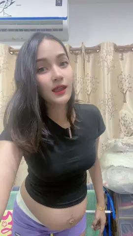 ไม่ต้องรีบลูก แม่แค่บ่นว่าอยากเจอหนูเร็วๆ แต่แม่รอได้ อีกเดือนกว่าๆเอง โดนฉีดยาระงับคลอดไป 1 เข็มแล้วค้าบ 😅😂 #ไตรมาส3 #ปีมะเส็ง #ลูกคนแรก 