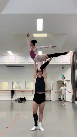 since you all enjoyed the last video so much… 🏋️‍♀️ #ballerina #balletcore #ballettok #pasdedeux 