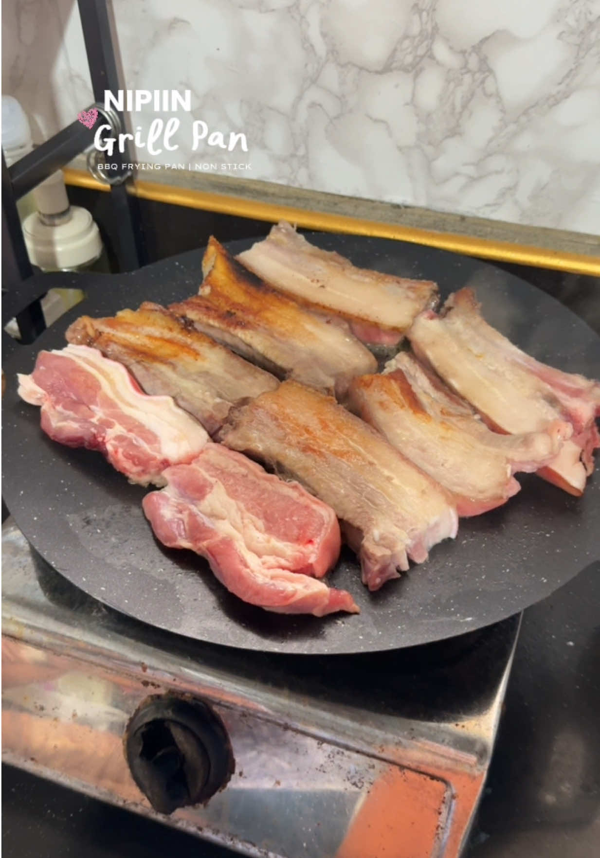 Level up your home BBQ game with this non-stick grill pan! Perfect for K-BBQ nights, camping, or everyday cooking 🍳🥓 #grillpan #bbqgrillpan #nonstickpans #kitchenessentials 