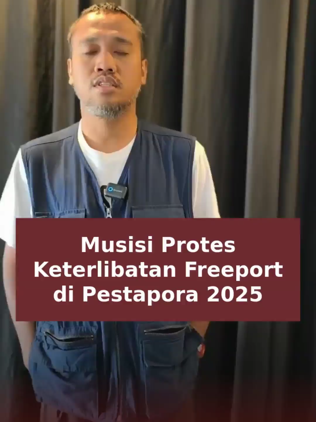 Puluhan band dan musisi yang dijadwalkan tampil di Pestapora 2025 memilih mundur sebagai protes terhadap keterlibatan PT Freeport Indonesia sebagai sponsor festival musik tersebut. Beberapa band besar seperti Sukatani, Hindia, dan .Feast secara terbuka menyatakan batal tampil karena keberatan dengan kehadiran PT Freeport yang dianggap sebagai simbol kerusakan lingkungan. Keputusan ini memicu reaksi keras, sehingga panitia Pestapora memutuskan kerja sama dengan PT Freeport mulai hari kedua festival berlangsung. Meskipun demikian, sebagian musisi tetap pada keputusan mundur sebagai bentuk sikap tegas menolak normalisasi kehadiran sponsor tersebut. Peristiwa ini menimbulkan dinamika baru dalam penyelenggaraan festival musik dan menjadi momentum refleksi tentang sensitivitas sosial serta peran sponsor dalam industri kreatif di Indonesia. #PestaPora #Freeport #TembagaIkutanBerpestapora