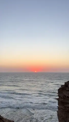 SUNSET cast warm hues over the sea, reflecting a calm balance of light and motion 🌅🌊 #sunsetlover #goldenhour #vitaminsea🌊 #morocco 