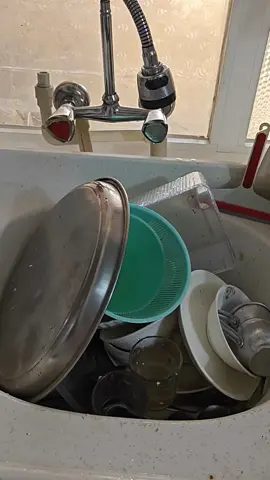 بەختەوەری دڵخۆشیە واتە شتێکی مەعنەویە نەک ماددە.🏡❤️🍽️🥃🍴 #homeworkout #washing #dishes #cleaning #galaxys25ultra 